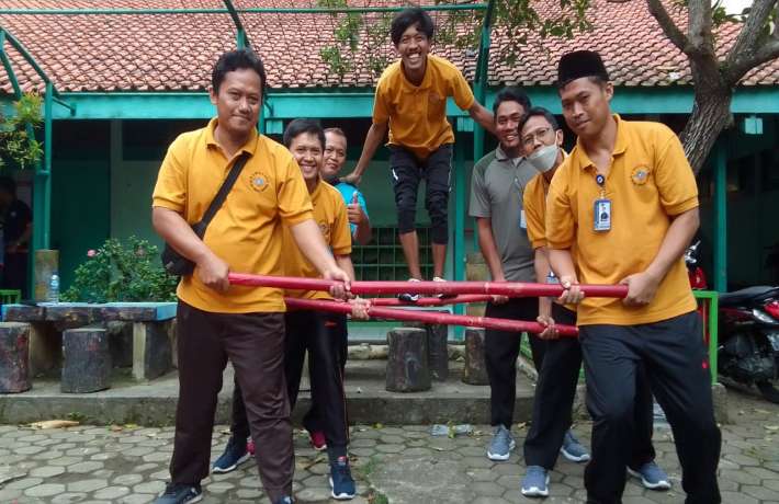 Holistik Manajemen Sistem 