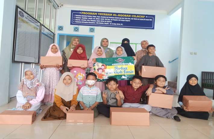 Berbagi Kasih dengan Sesama